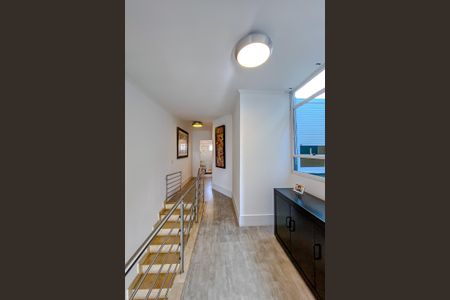 Casa à venda com 160m², 3 quartos e 4 vagasHall