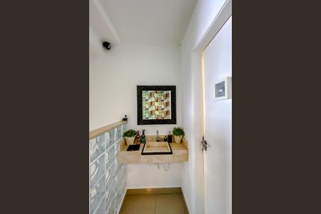 Casa à venda com 160m², 3 quartos e 4 vagasLavabo 2