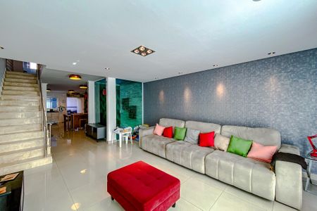 Casa à venda com 160m², 3 quartos e 4 vagasSala