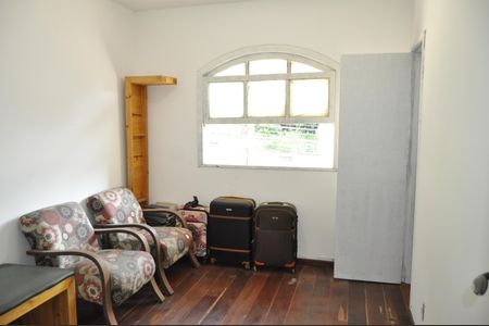 Casa à venda com 327m², 4 quartos e 1 vagaQuarto  2