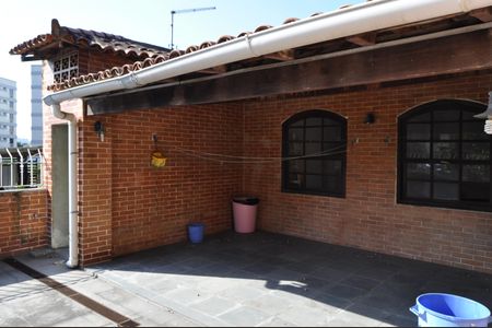 Casa à venda com 327m², 4 quartos e 1 vagaQuintal