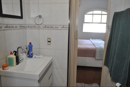 Casa à venda com 327m², 4 quartos e 1 vagaBanheiro da Suíte 2