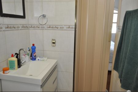 Casa à venda com 327m², 4 quartos e 1 vagaBanheiro da Suíte 2