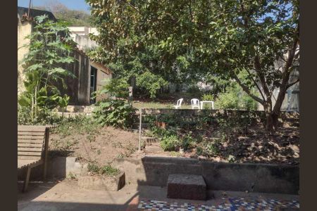 Casa à venda com 105m², 3 quartos e sem vaga