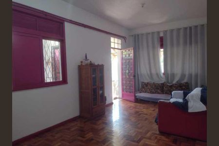 Casa à venda com 105m², 3 quartos e sem vaga