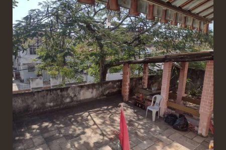 Casa à venda com 105m², 3 quartos e sem vaga