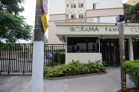 Apartamento para alugar com 65m², 2 quartos e 1 vagaFachada