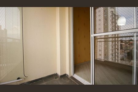 Apartamento para alugar com 65m², 2 quartos e 1 vagavaranda Sala