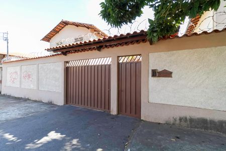 Casa de condomínio à venda com 55m², 2 quartos e 1 vagaFachada