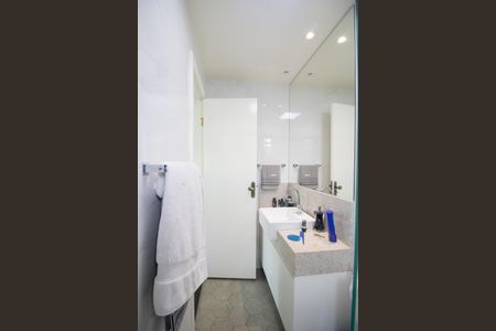 Apartamento à venda com 136m², 3 quartos e 2 vagasBanheiro da Suíte