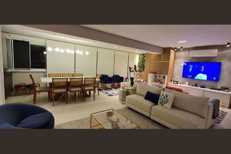 Apartamento à venda com 131m², 2 quartos e 2 vagasSala