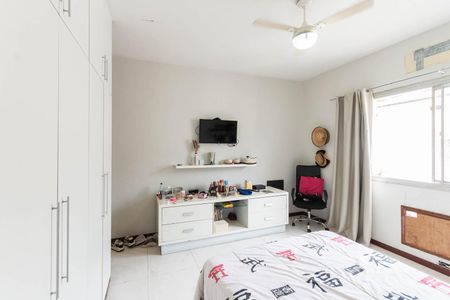 Apartamento à venda com 130m², 3 quartos e 2 vagasSuíte