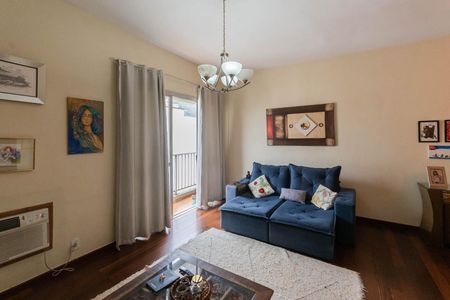 Apartamento à venda com 130m², 3 quartos e 2 vagasSala