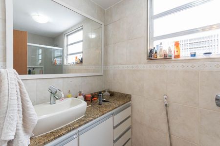 Apartamento à venda com 130m², 3 quartos e 2 vagasBanheiro