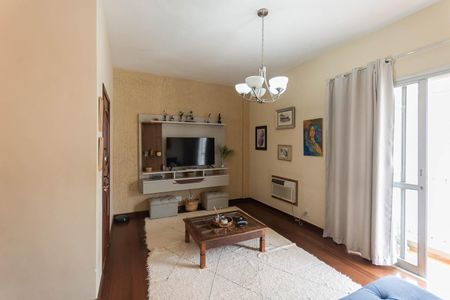 Apartamento à venda com 130m², 3 quartos e 2 vagasSala