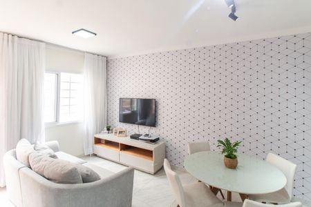 Casa de condomínio para alugar com 110m², 2 quartos e 2 vagasSala