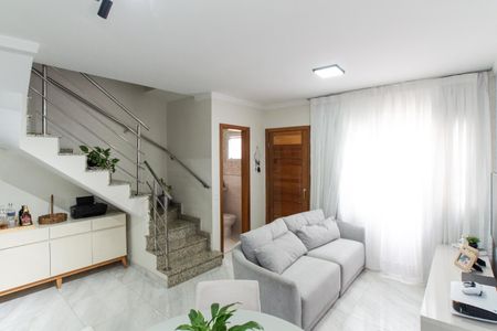 Casa de condomínio para alugar com 110m², 2 quartos e 2 vagasSala