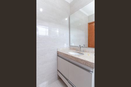 Casa de condomínio para alugar com 110m², 2 quartos e 2 vagasBanheiro da Suíte 1