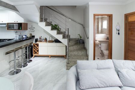 Casa de condomínio para alugar com 110m², 2 quartos e 2 vagasSala