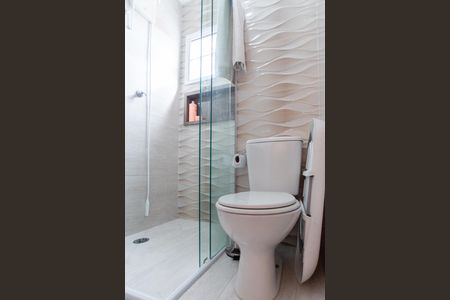 Casa de condomínio para alugar com 110m², 2 quartos e 2 vagasBanheiro da Suíte 1