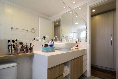 Apartamento à venda com 98m², 2 quartos e 2 vagasBanheiro Suíte