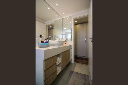 Apartamento à venda com 98m², 2 quartos e 2 vagasBanheiro Suíte