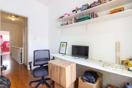 Casa à venda com 200m², 3 quartos e 2 vagasQuarto 3