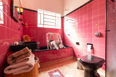 Casa à venda com 200m², 3 quartos e 2 vagasBanheiro