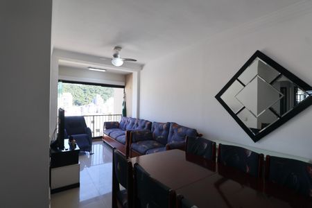 Apartamento para alugar com 75m², 2 quartos e 1 vagaSala