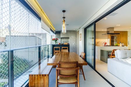 Apartamento à venda com 127m², 3 quartos e 2 vagasVaranda