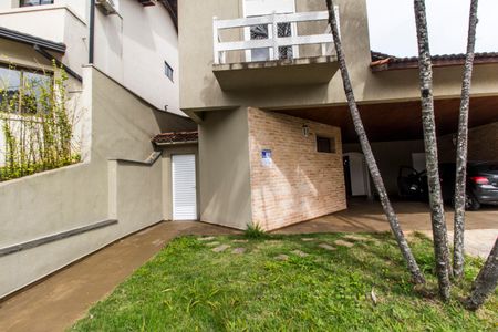 Casa de condomínio para alugar com 395m², 4 quartos e 4 vagas Casa de condomínio para alugar com 395m², 4 quartos e 4 vagasVista da Rua