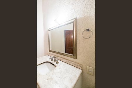 Casa de condomínio para alugar com 395m², 4 quartos e 4 vagas Casa de condomínio para alugar com 395m², 4 quartos e 4 vagasBanheiro da Suíte