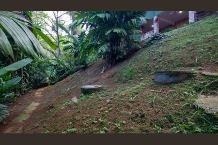 Casa para alugar com 280m², 4 quartos e 3 vagasQuintal