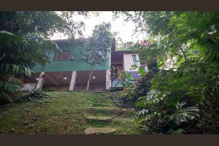 Casa para alugar com 280m², 4 quartos e 3 vagasQuintal