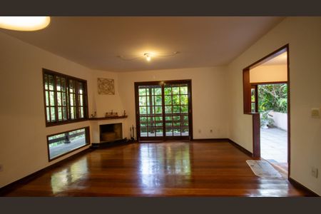 Casa para alugar com 280m², 4 quartos e 3 vagasSala