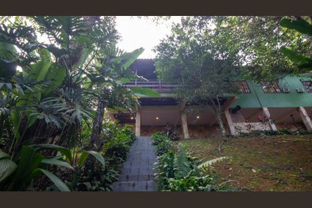 Casa para alugar com 280m², 4 quartos e 3 vagasQuintal