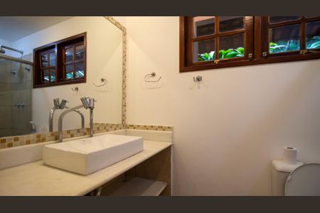 Casa para alugar com 280m², 4 quartos e 3 vagasBanheiro Social