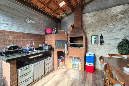 Casa de condomínio à venda com 110m², 3 quartos e 2 vagasÁrea de Serviço