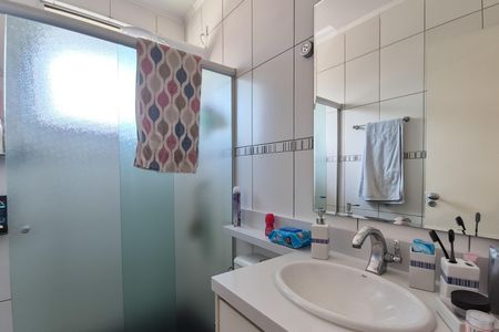 Casa de condomínio à venda com 110m², 3 quartos e 2 vagasBanheiro da Suíte