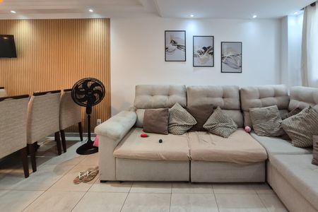 Casa de condomínio à venda com 110m², 3 quartos e 2 vagasSala