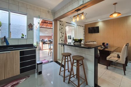 Casa de condomínio à venda com 110m², 3 quartos e 2 vagasCozinha 