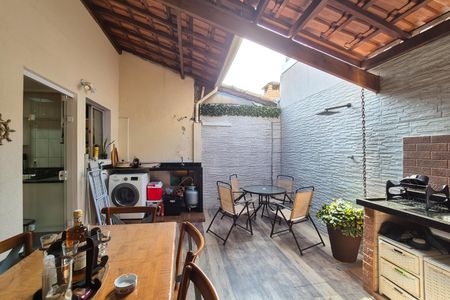 Casa de condomínio à venda com 110m², 3 quartos e 2 vagasÁrea de Serviço