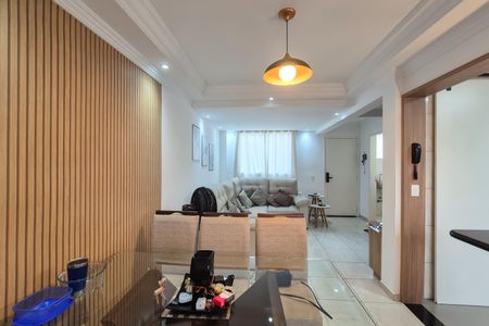 Casa de condomínio à venda com 110m², 3 quartos e 2 vagasSala