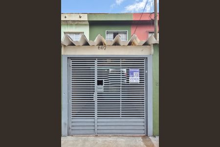 Casa à venda com 106m², 2 quartos e 1 vagaFachada