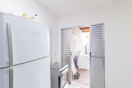Cozinha de kitnet/studio para alugar com 1 quarto, 35m² em Parque Jandaia, Carapicuíba