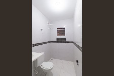 Banheiro Social de kitnet/studio para alugar com 1 quarto, 35m² em Parque Jandaia, Carapicuíba