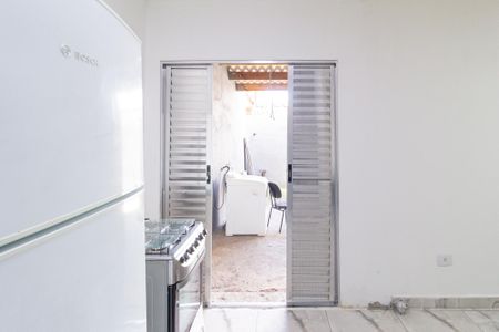 Cozinha de kitnet/studio para alugar com 1 quarto, 35m² em Parque Jandaia, Carapicuíba