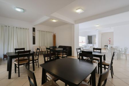 Apartamento à venda com 58m², 2 quartos e 1 vaga Apartamento à venda com 58m², 2 quartos e 1 vagaÁrea comum - Salão de festas