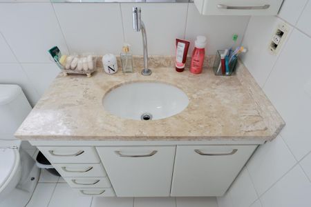 Apartamento à venda com 58m², 2 quartos e 1 vaga Apartamento à venda com 58m², 2 quartos e 1 vagaBanheiro