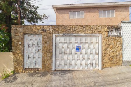 Casa à venda com 210m², 3 quartos e 3 vagasFachada